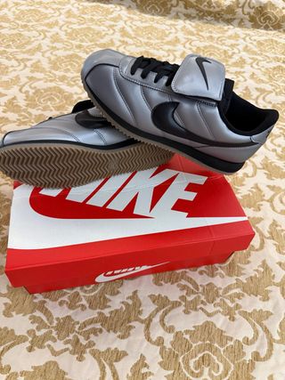 Zapatillas Nike Talla 42 - Plata/Negras