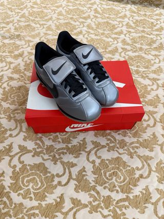 Zapatillas Nike Talla 42 - Plata/Negras