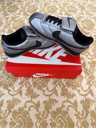 Zapatillas Nike Talla 42 - Plata/Negras