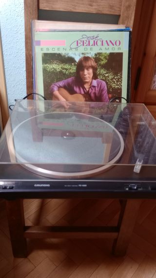 Tocadiscos Grundig PS-1900 + discos -LP y Singels 