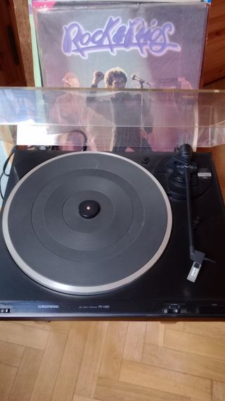 Tocadiscos Grundig PS-1900 + discos -LP y Singels 