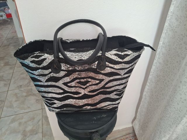 Bolso playa lentejuelas negro plata