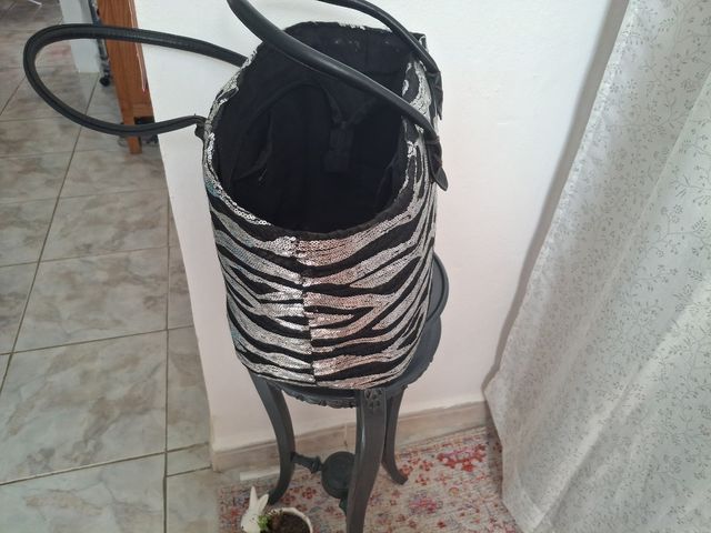 Bolso playa lentejuelas negro plata