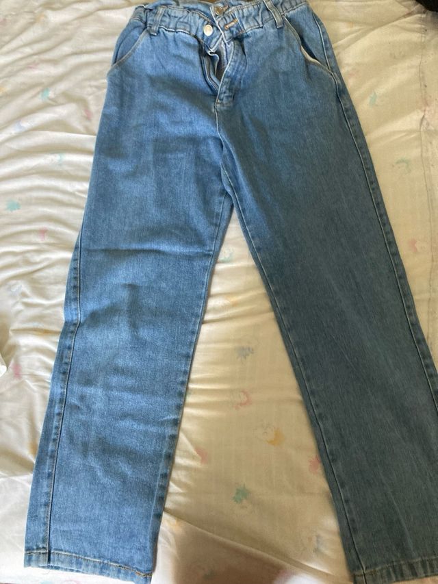 2 pantalones vaqueros: blanco y azul