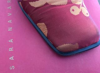 Zapato Sara Navarro barroco rojo-dorado