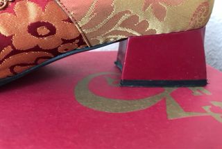 Zapato Sara Navarro barroco rojo-dorado