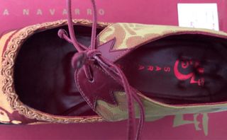 Zapato Sara Navarro barroco rojo-dorado