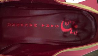 Zapato Sara Navarro barroco rojo-dorado