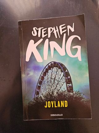 Libro de Stephen King "Joyland" de bolsillo