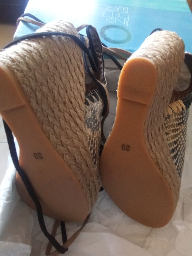 Sandalias cuña serpiente 39