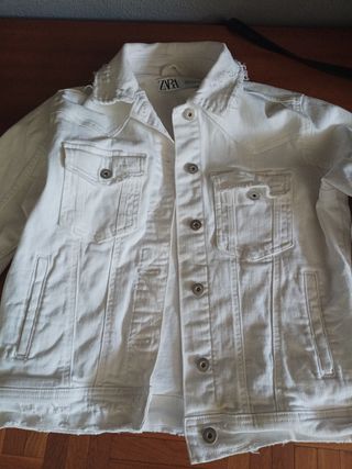 Cazadora vaquera blanca ZARA 