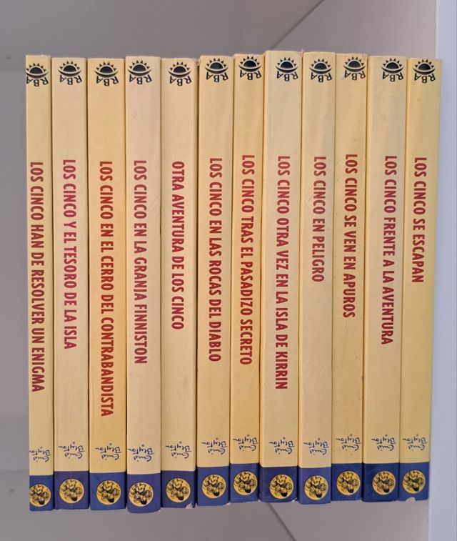 Lote de 12 libros de loa Cinco