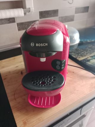 Cafetera Bosch roja
