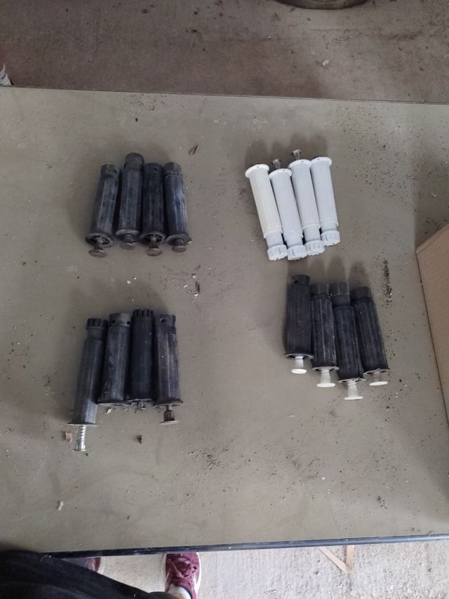 Patas muebles regulables - 20uds