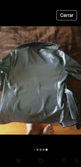 Camisa negra brillante
