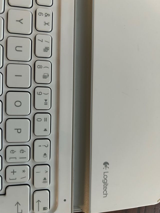 Tastiera Logitech Slim - Argento