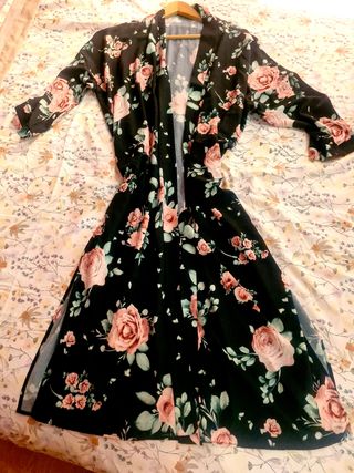 Traje estampado flores rosa-negro