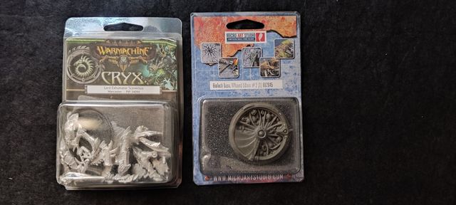 Warmachine Cryx: Lord Exhumator + Base Micro Art