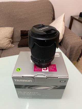 Equipo fonográfico Nikon D3100.