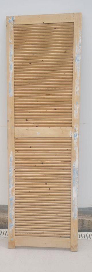 Puerta persiana madera vintage