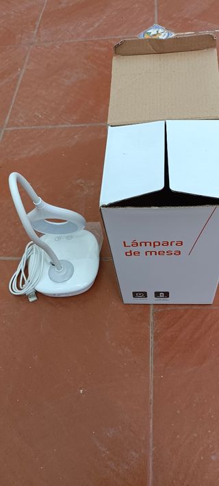 Lámpara escritorio LED blanca