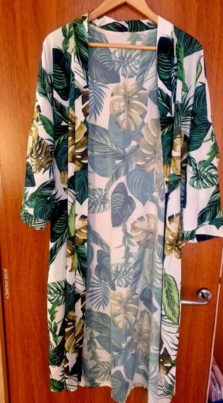 Traje Kimono estampado hojas
