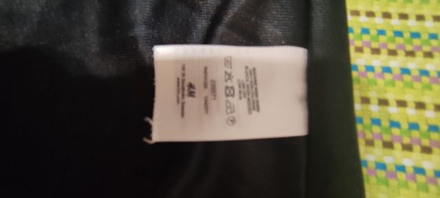 Falda midi envase en tonos metálicos