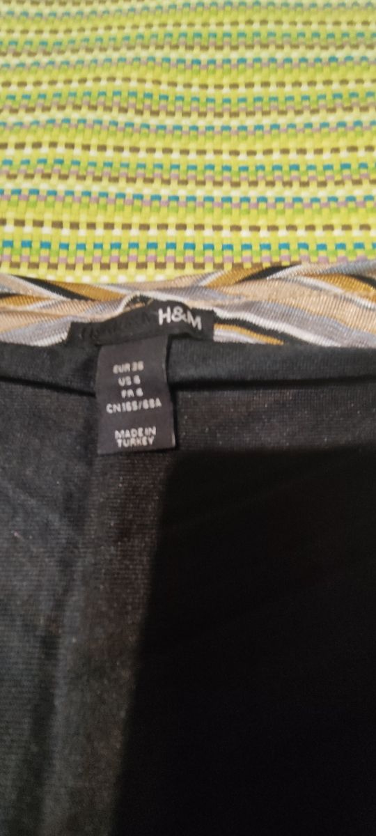 Falda midi envase en tonos metálicos