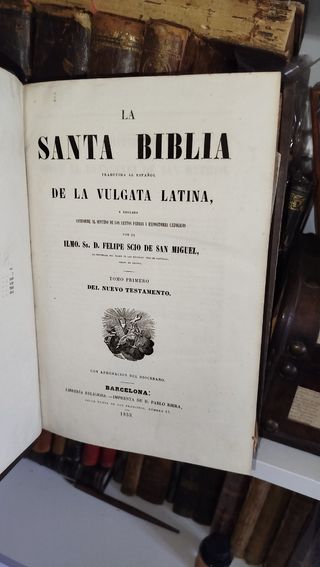 Libro antiguo (Biblia Vulgata Latina)