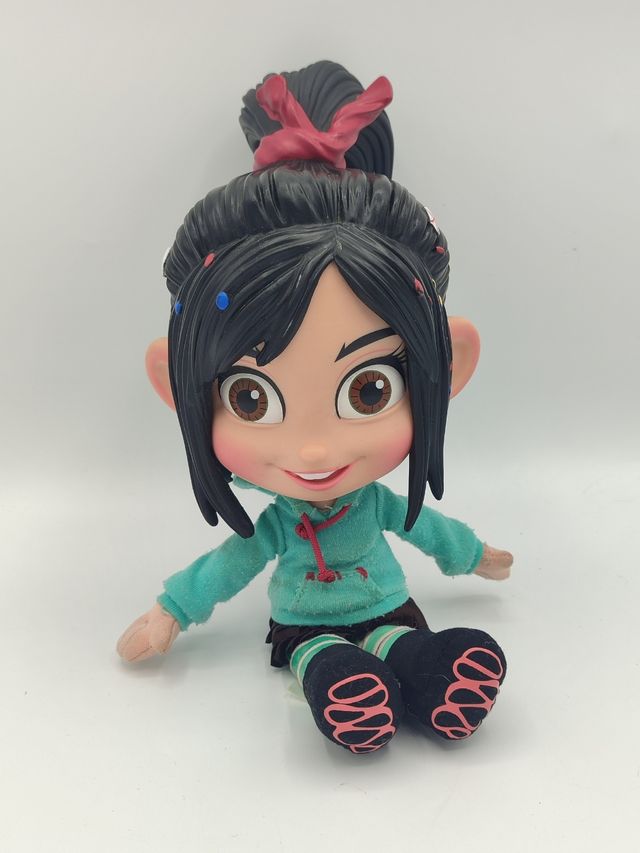 Muñeca Vanellope de peluche de segunda mano por 29,99 EUR en Jaén