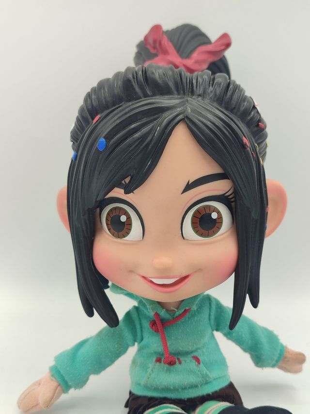 Muñeca Vanellope de peluche de segunda mano por 29,99 EUR en Jaén