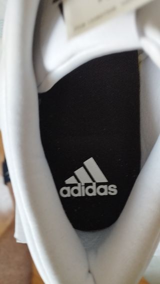 Zapatillas Adidas urbanas blancas