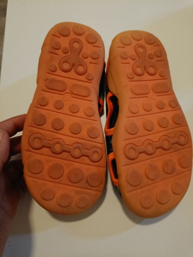 Sandalias agua niño dinosaurio talla 29