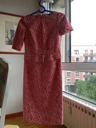 Vestido rojo y blanco estampado