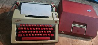 Máquina de escribir antigua