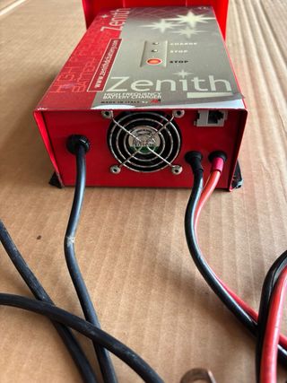 Cargador Zenith ZHF3620 baterías 36V