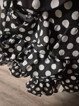 Vestido lunares blanco y negro