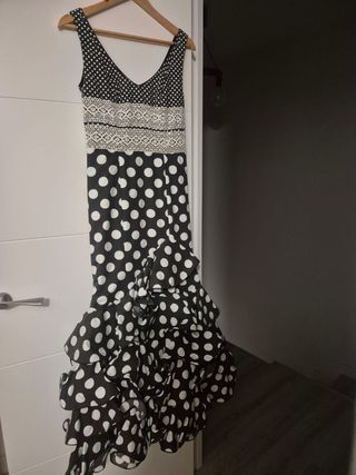 Vestido lunares blanco y negro