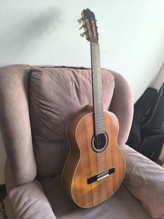 Guitarra clásica Koa - Excelente estado