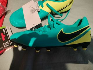 Equipacion fútbol niñ@: camiseta, short y botas