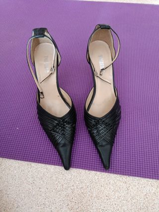 Zapatos tacón aguja negros