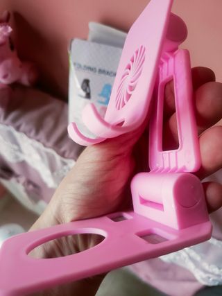 Supporto pieghevole per cellulari