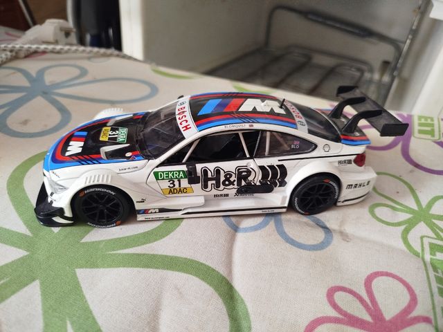 BMW M4 DTM 1:24 Escala