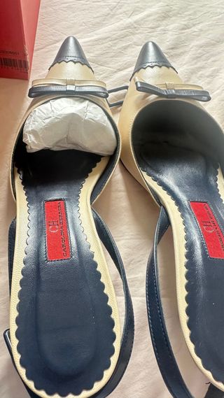 Sandalias Carolina Herrera beige-marino