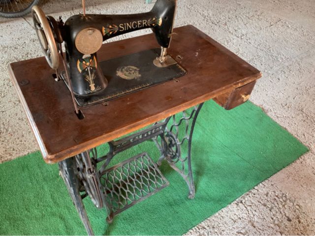 Máquina coser Singer antigua