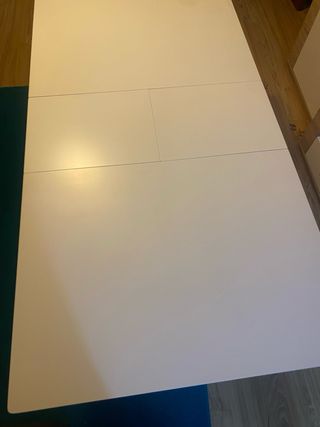 Mesa blanca extensible de madera