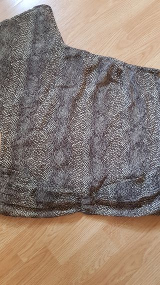 Top asimétrico animal print