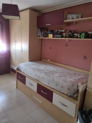 Habitación infantil - cama nido + armario