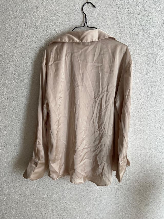 Blusa Zara satén beige XS