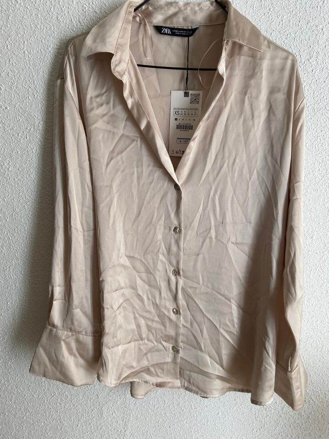 Blusa Zara satén beige XS